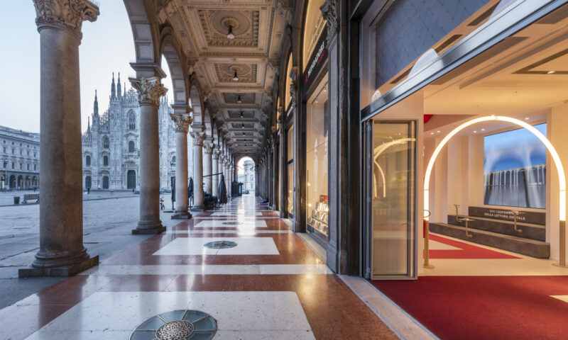 Store Mondadori Duomo. Milan, Italy